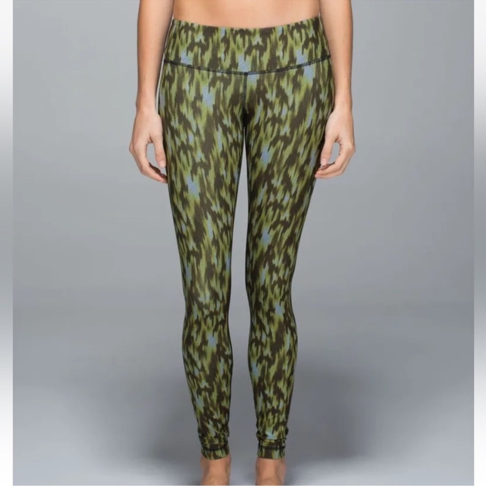 Lululemon Leggings Wunder Under Full-On Luxstreme Size‎ 8
Green